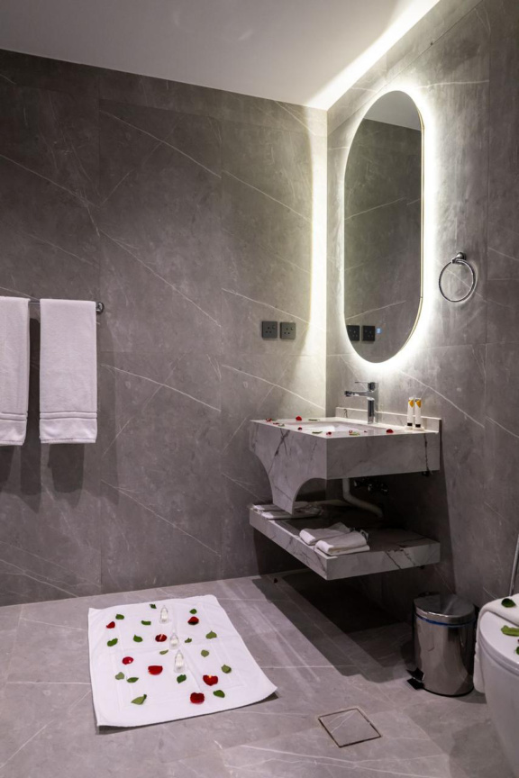 VIP Suite with Jacuzzi photo